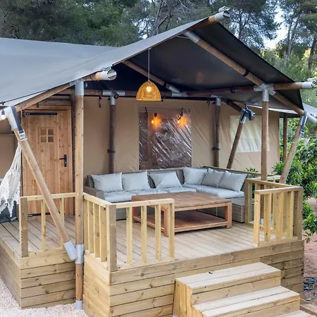Oasis Complex Cala Llonga (Ibiza)