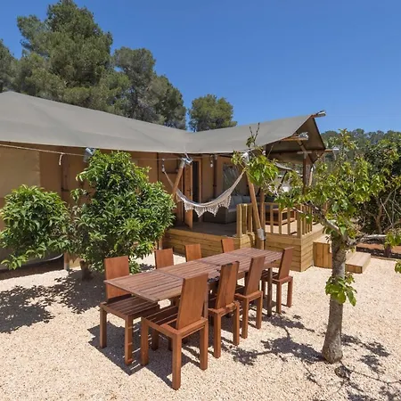 Villa Oasis Complex *