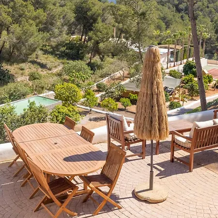 Oasis Complex Cala Llonga (Ibiza)