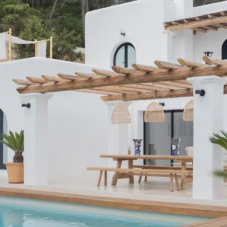 Oasis Complex * Cala Llonga (Ibiza)