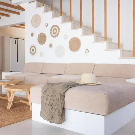 Oasis Complex * Cala Llonga (Ibiza)