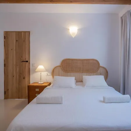 Oasis Complex Cala Llonga (Ibiza)