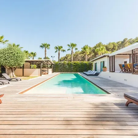 Oasis Complex Villa Cala Llonga (Ibiza)